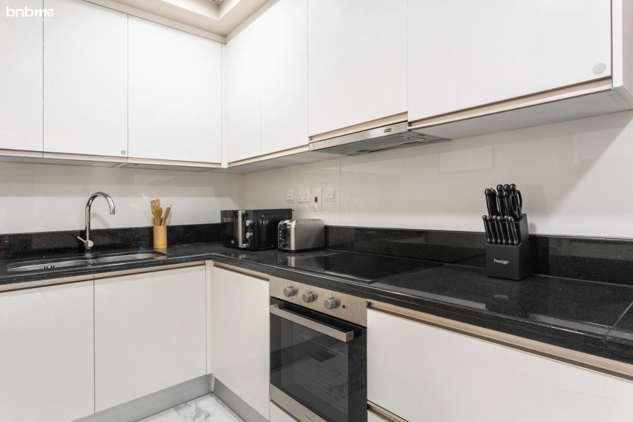 Bnbmehomes - Luxury 2B Apt - Al Habtoor - Amna Tower - 5044 Дубай Экстерьер фото