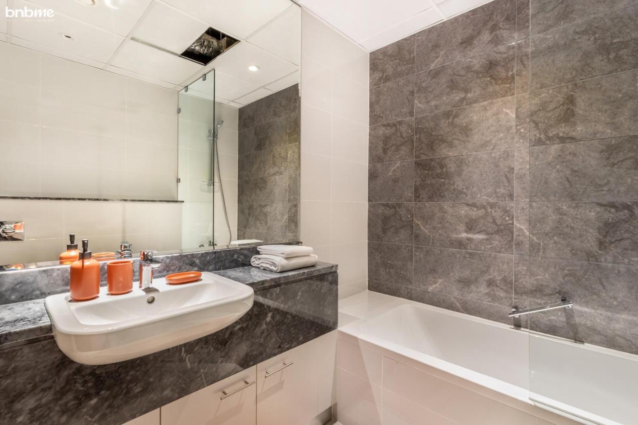 Bnbmehomes - Luxury 2B Apt - Al Habtoor - Amna Tower - 5044 Дубай Экстерьер фото